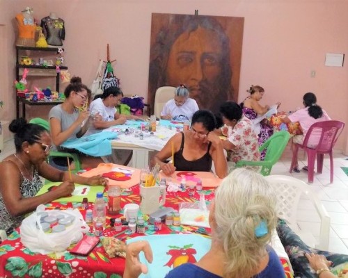 CENTRO CRISTO REDENTOR REALIZA AÃ‡ÃƒO SOCIAL